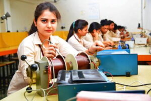7 lab at its engineering college top 5 engineering colleges noida noida.jpg_m